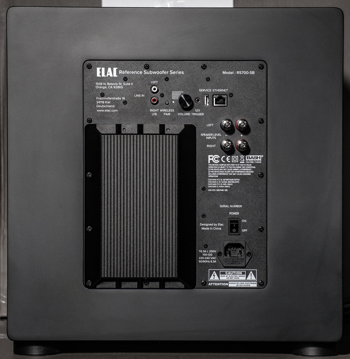 Elac Varro Reference RS700 subwoofer in Satin Black, rear panel