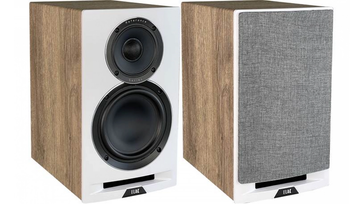 Elac UBR62 in Oak-White, front view