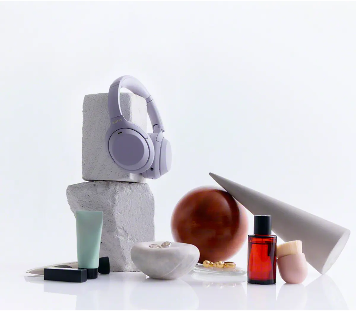 Sony WH-1000XM4C in Lavender, product view 2