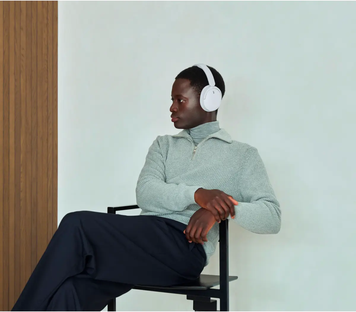 Sony WH-CH730N in White, product view 5
